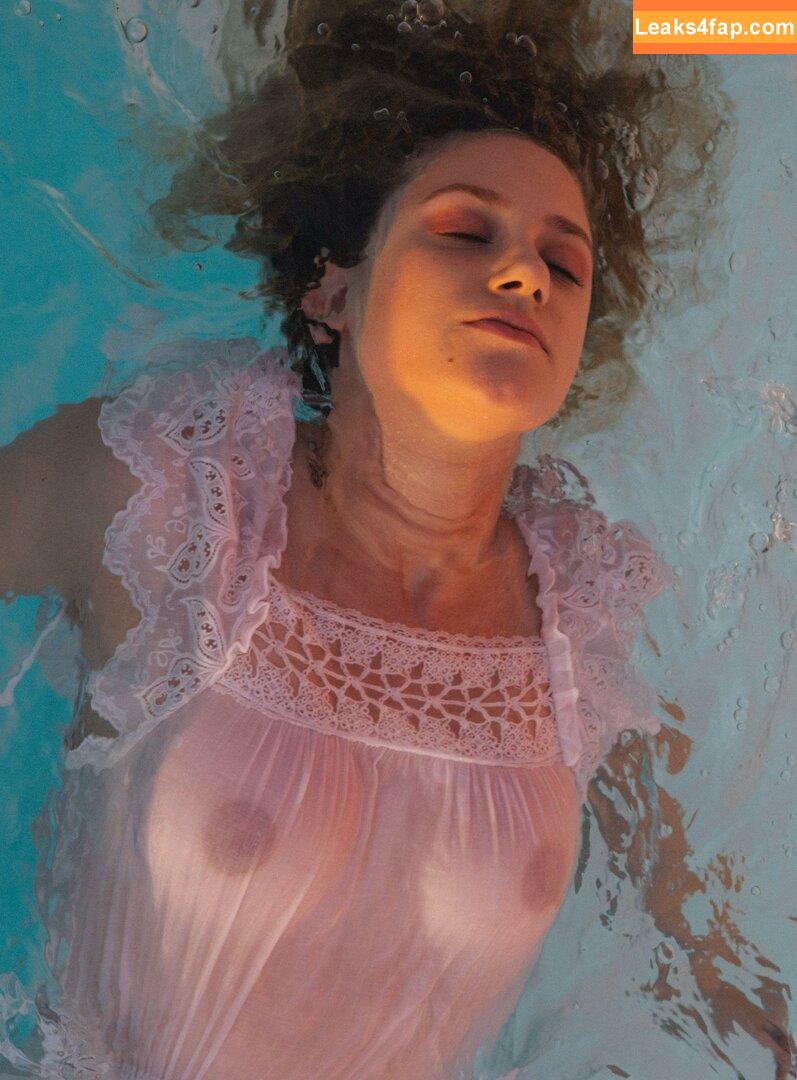 Lili Reinhart / Unpublished Photos / lilireinhart leaked photo photo #0014