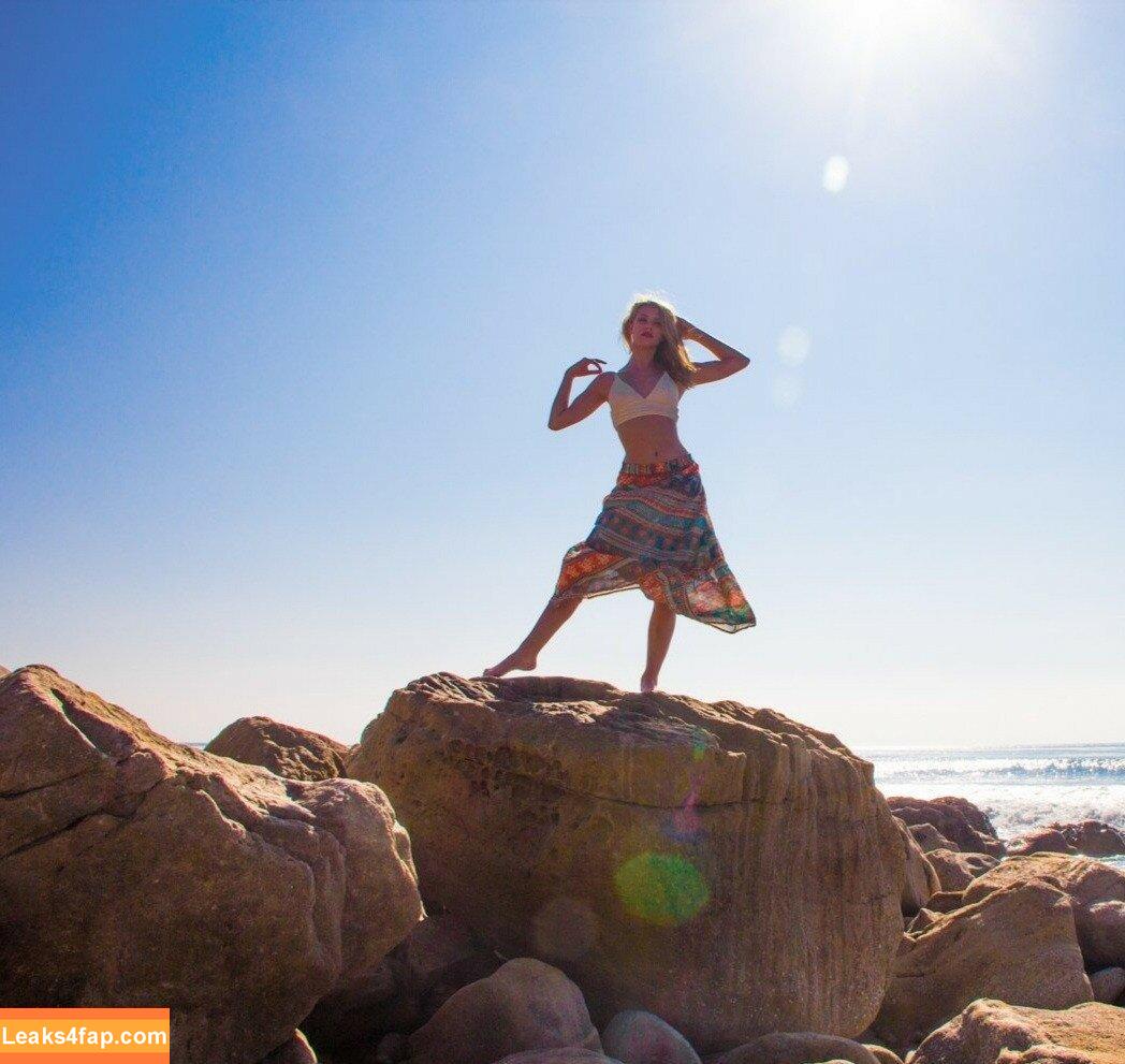 Lili Reinhart / Unpublished Photos / lilireinhart leaked photo photo #0077