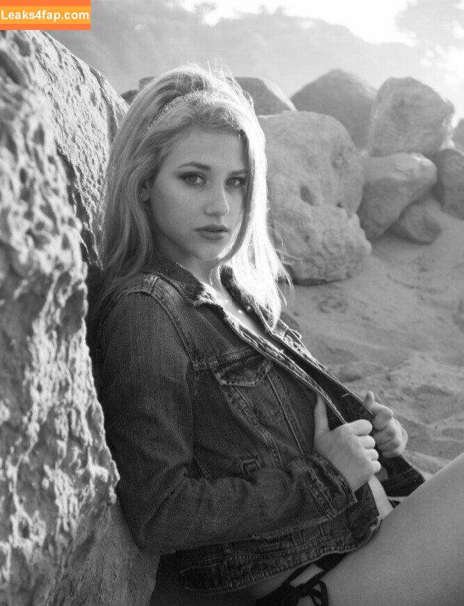 Lili Reinhart / Unpublished Photos / lilireinhart слитое фото фото #0080
