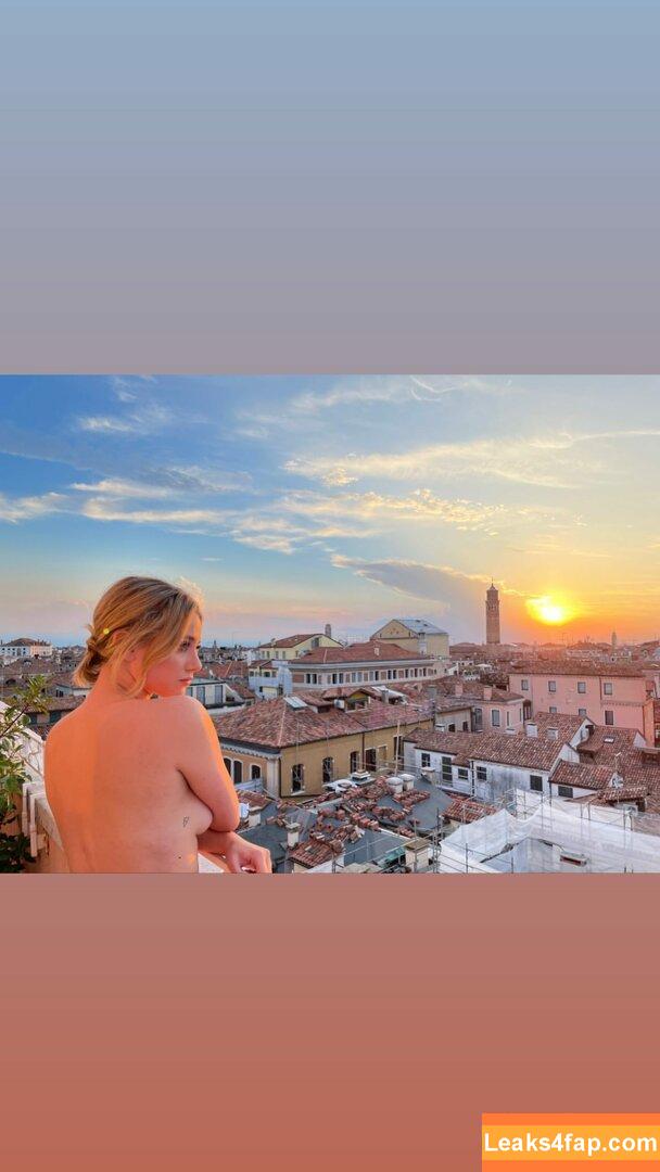 Lili Reinhart / Unpublished Photos / lilireinhart leaked photo photo #0123