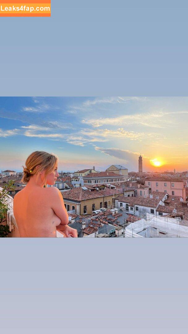 Lili Reinhart / Unpublished Photos / lilireinhart leaked photo photo #0124