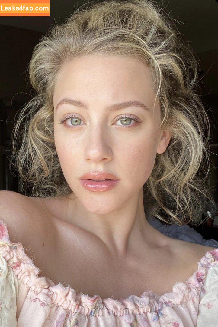 Lili Reinhart / Unpublished Photos / lilireinhart leaked photo photo #0138
