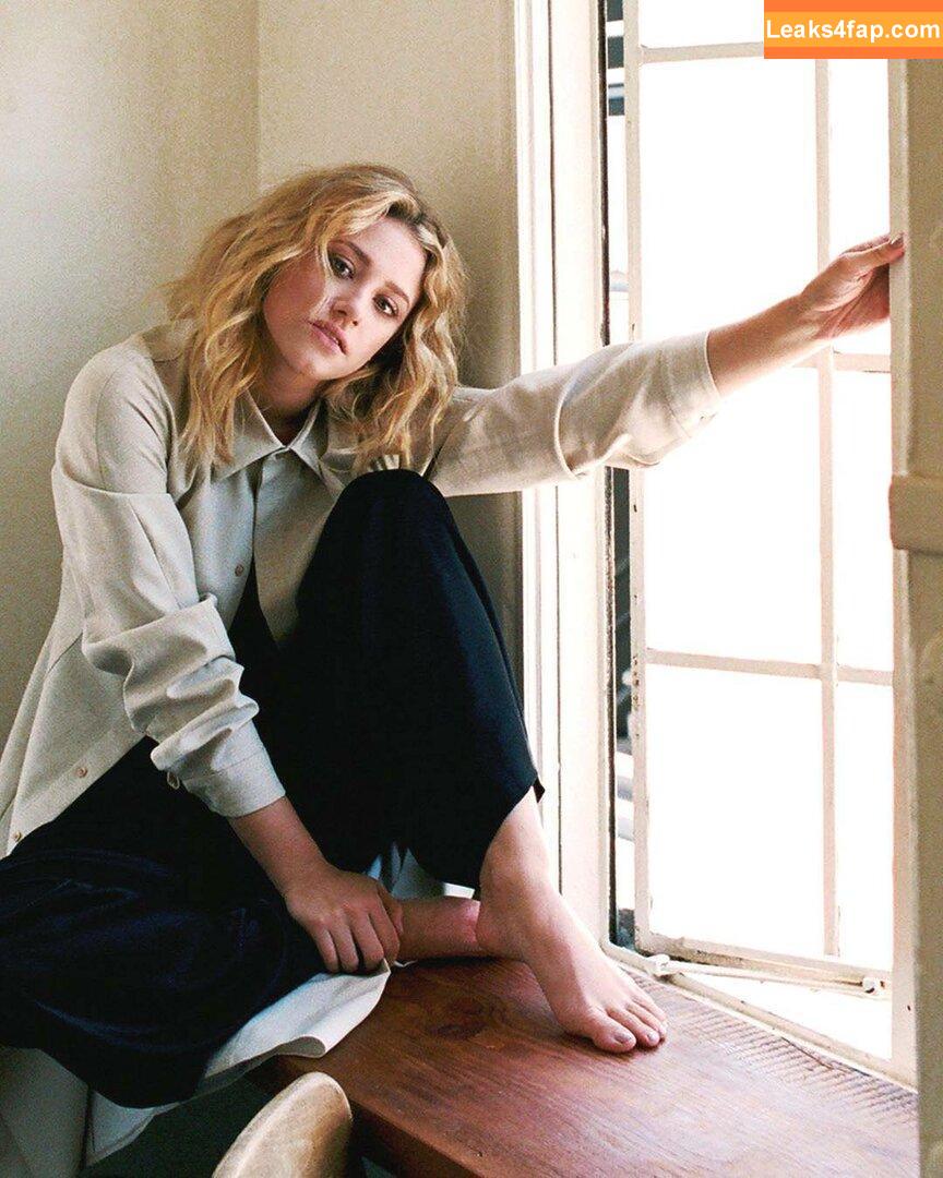 Lili Reinhart / Unpublished Photos / lilireinhart leaked photo photo #0165
