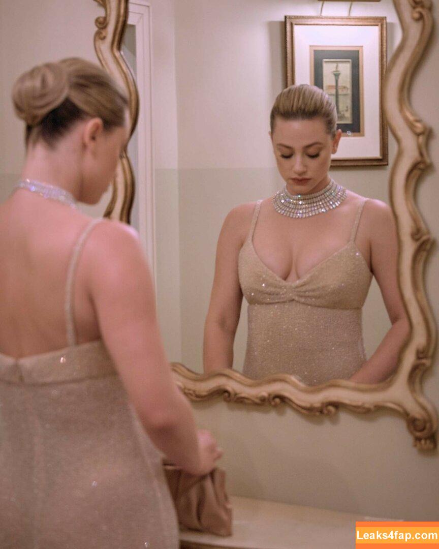 Lili Reinhart / Unpublished Photos / lilireinhart leaked photo photo #0179