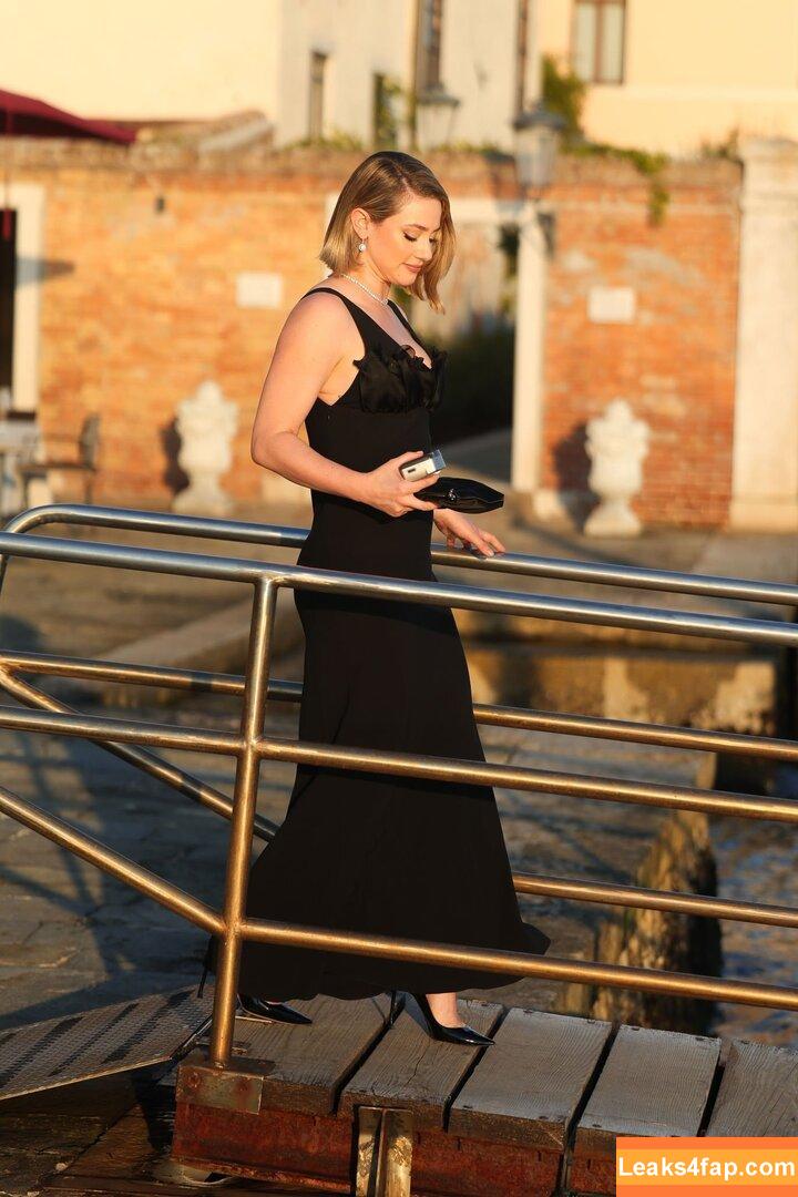 Lili Reinhart / Unpublished Photos / lilireinhart leaked photo photo #0189