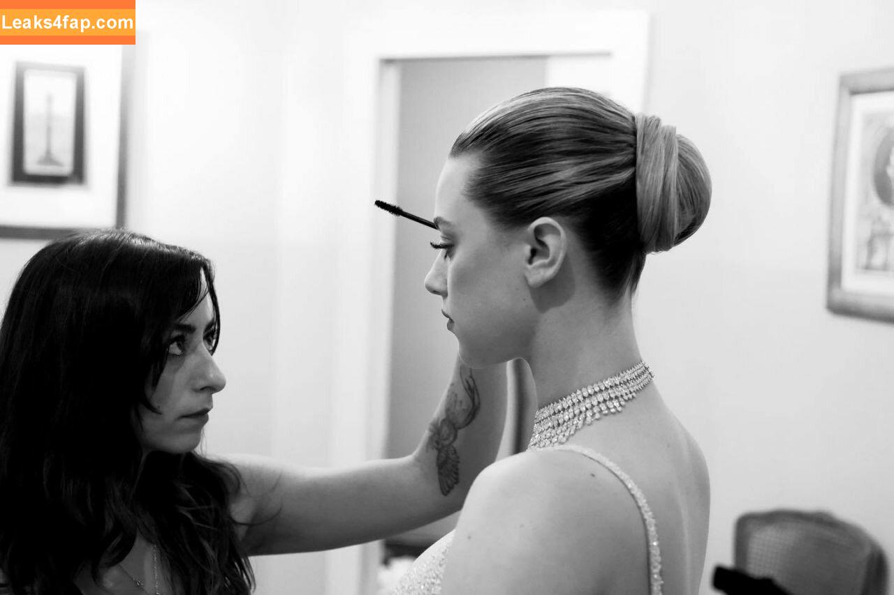 Lili Reinhart / Unpublished Photos / lilireinhart leaked photo photo #0200