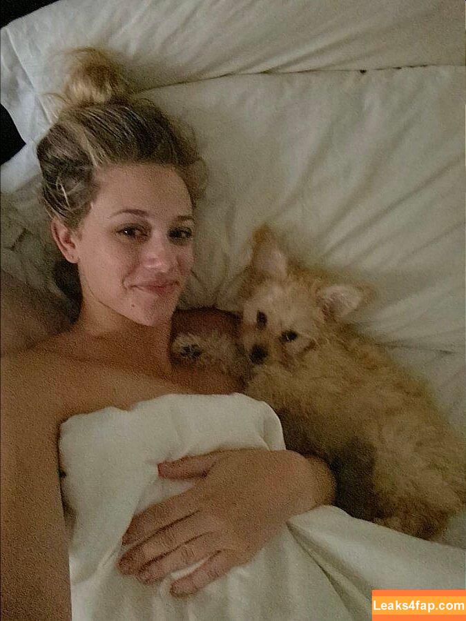 Lili Reinhart / Unpublished Photos / lilireinhart слитое фото фото #0314