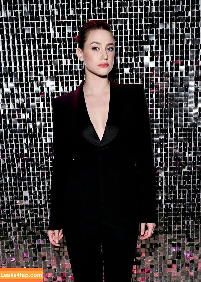 Lili Reinhart / Unpublished Photos / lilireinhart leaked photo photo #0336