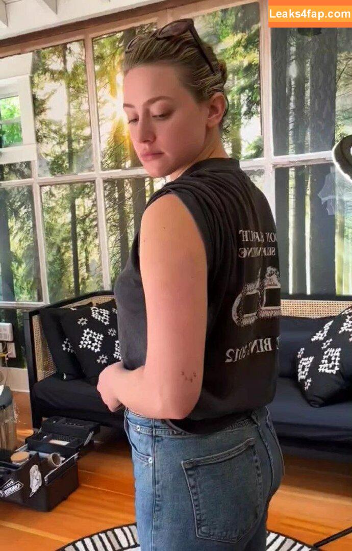 Lili Reinhart / Unpublished Photos / lilireinhart leaked photo photo #0349