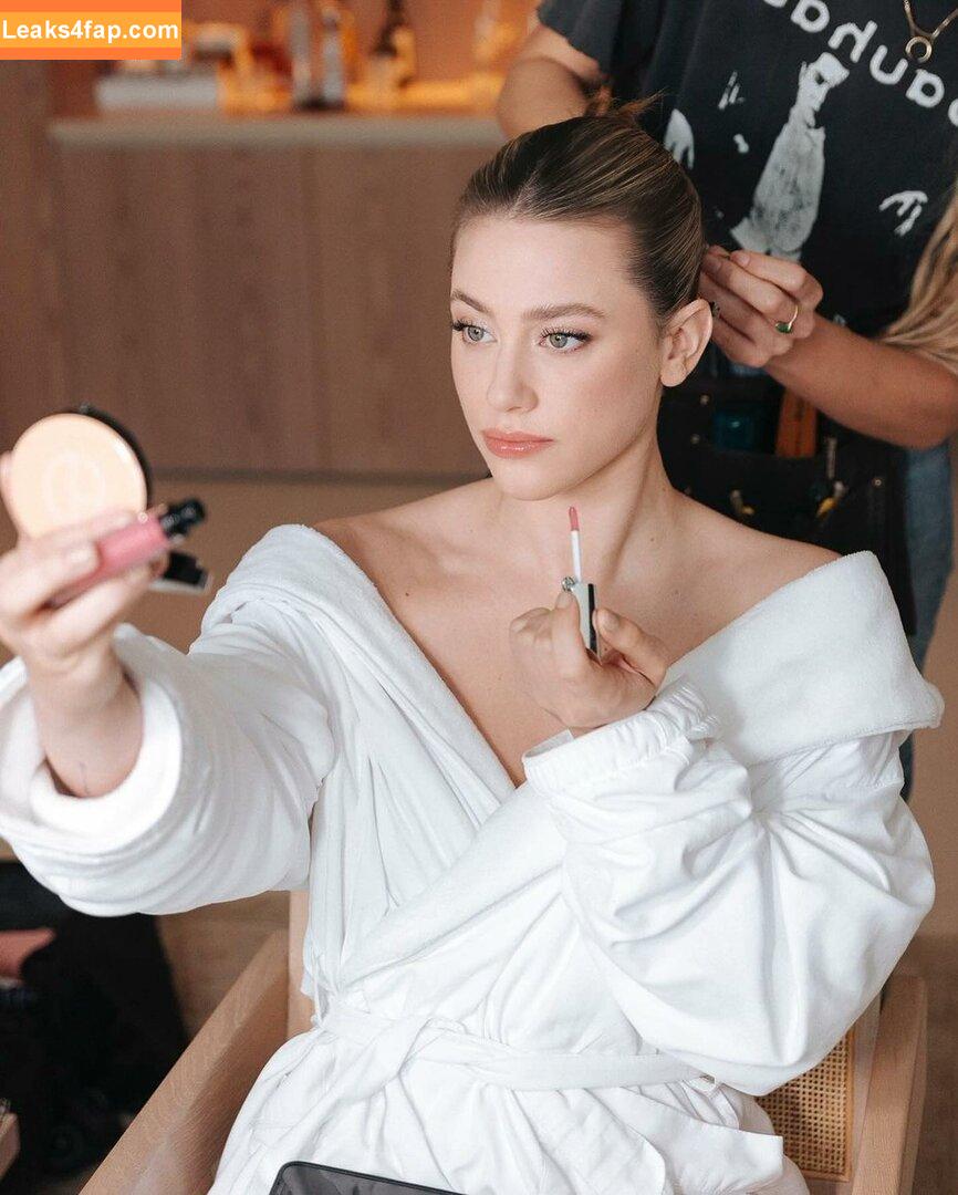 Lili Reinhart / Unpublished Photos / lilireinhart leaked photo photo #0354