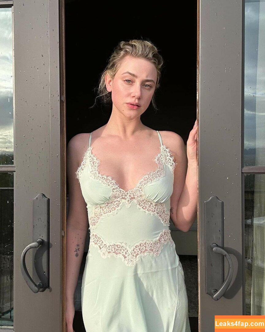 Lili Reinhart / Unpublished Photos / lilireinhart leaked photo photo #0355