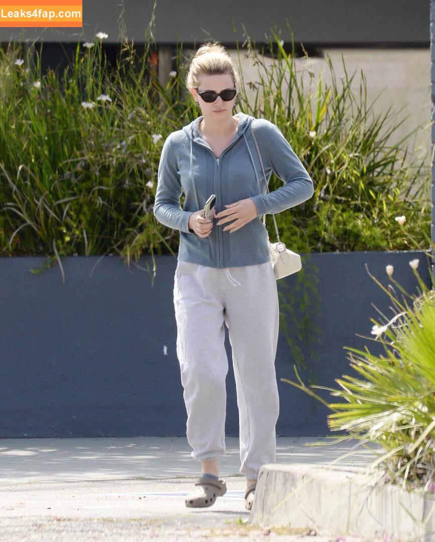 Lili Reinhart / Unpublished Photos / lilireinhart leaked photo photo #0391