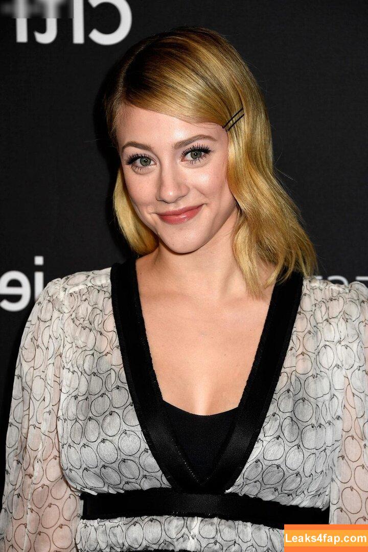 Lili Reinhart / Unpublished Photos / lilireinhart leaked photo photo #0428