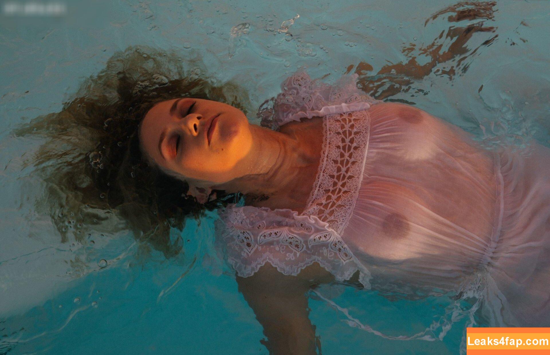 Lili Reinhart / Unpublished Photos / lilireinhart leaked photo photo #0455