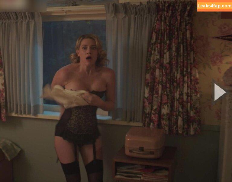 Lili Reinhart / Unpublished Photos / lilireinhart leaked photo photo #0542