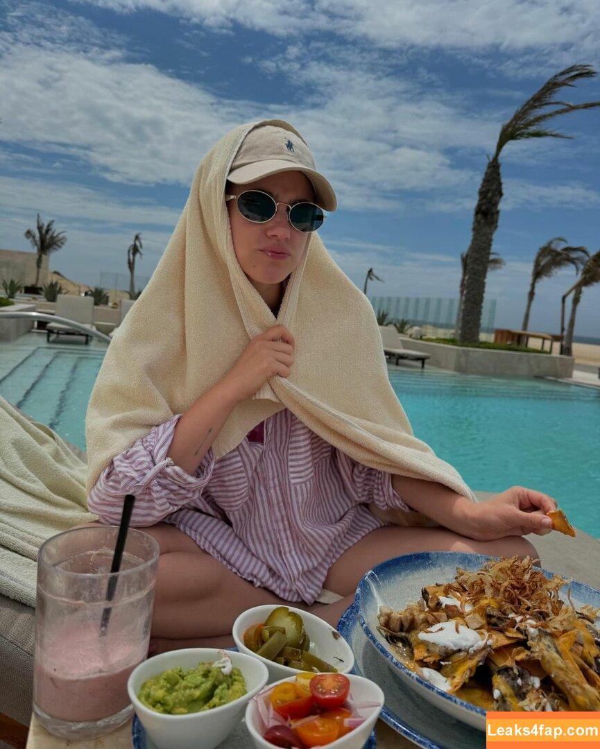 Lili Reinhart / Unpublished Photos / lilireinhart слитое фото фото #0562