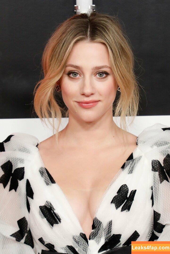 Lili Reinhart / Unpublished Photos / lilireinhart слитое фото фото #0577