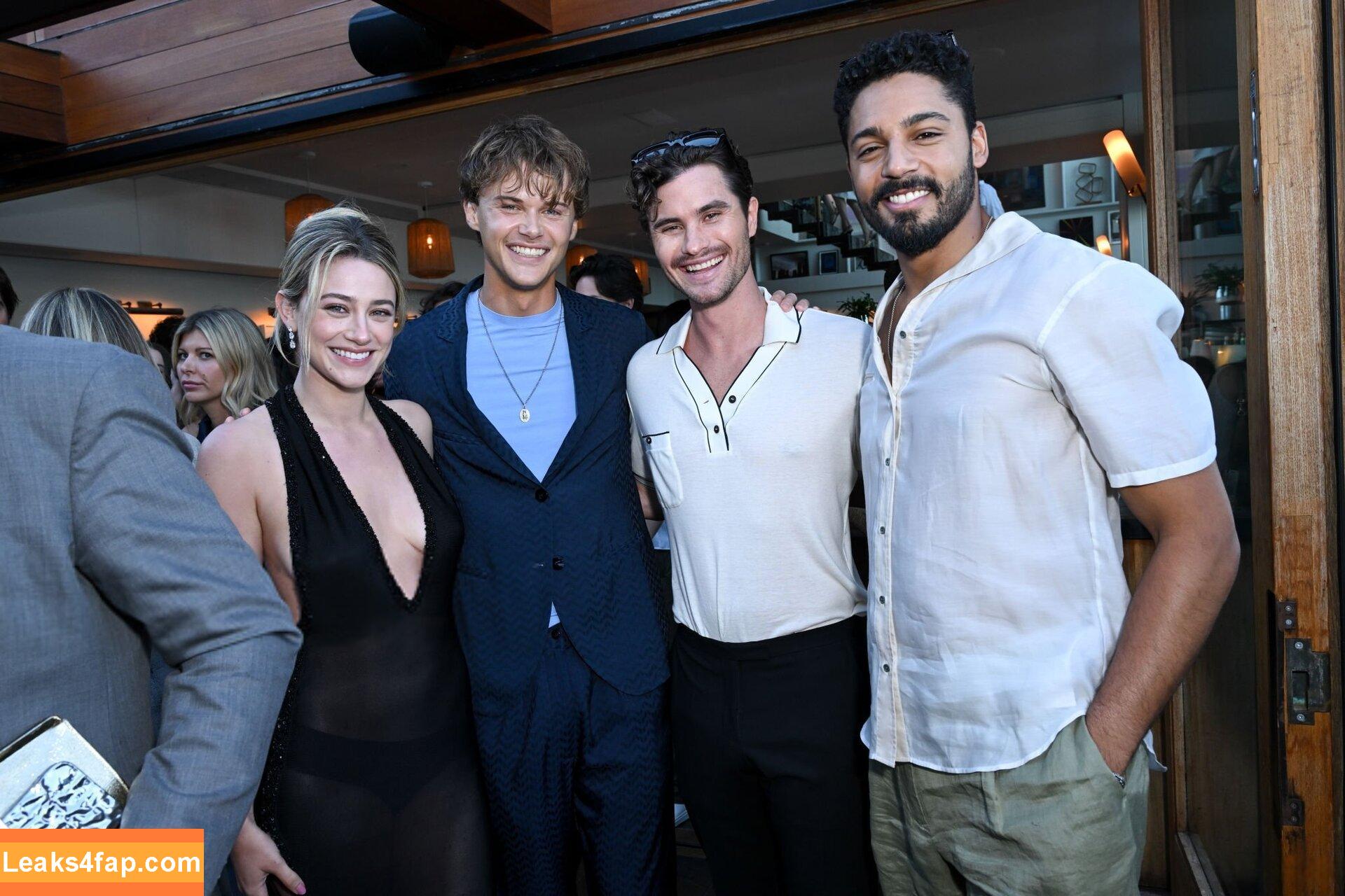 Lili Reinhart / Unpublished Photos / lilireinhart слитое фото фото #0596
