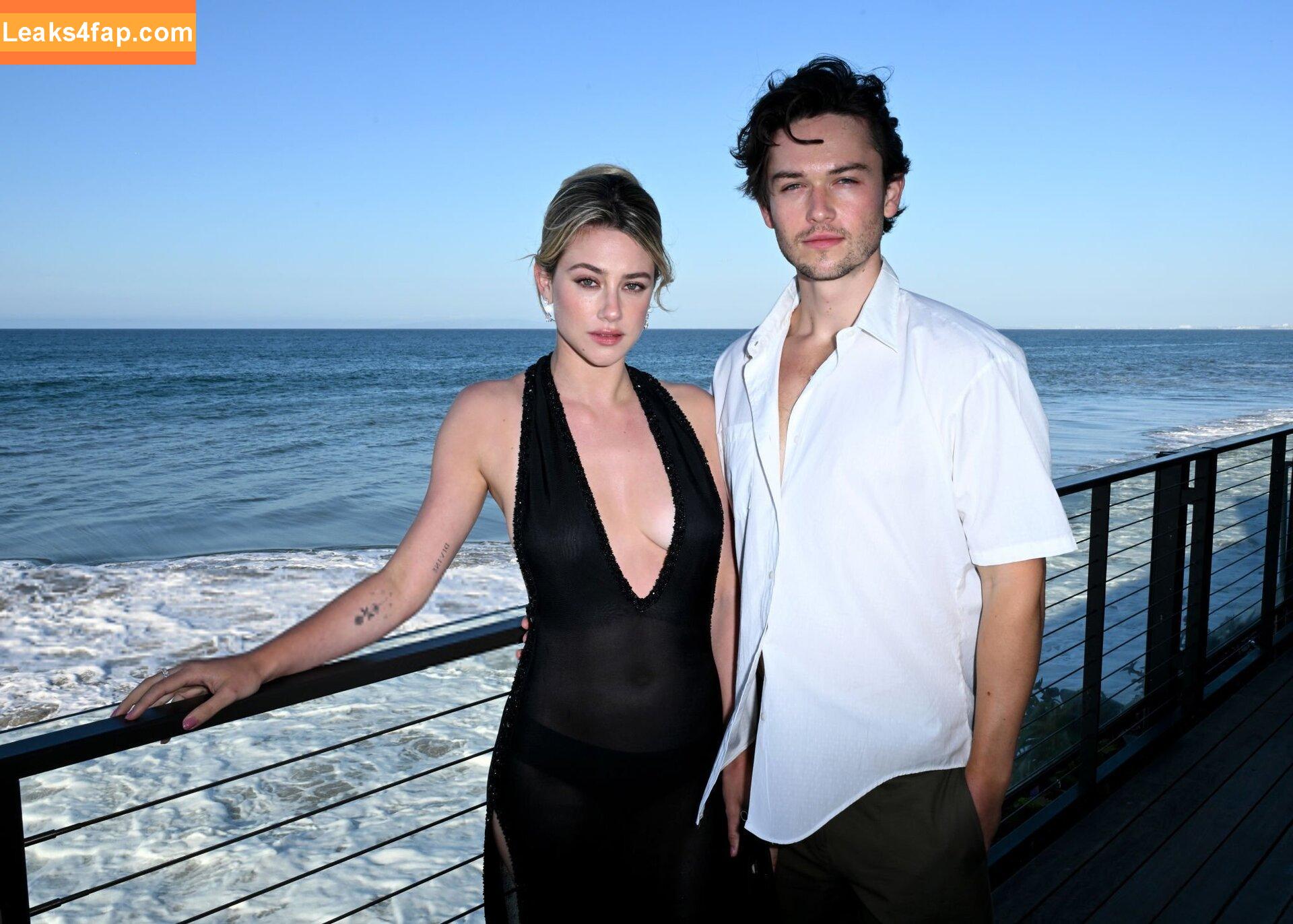 Lili Reinhart / Unpublished Photos / lilireinhart слитое фото фото #0598