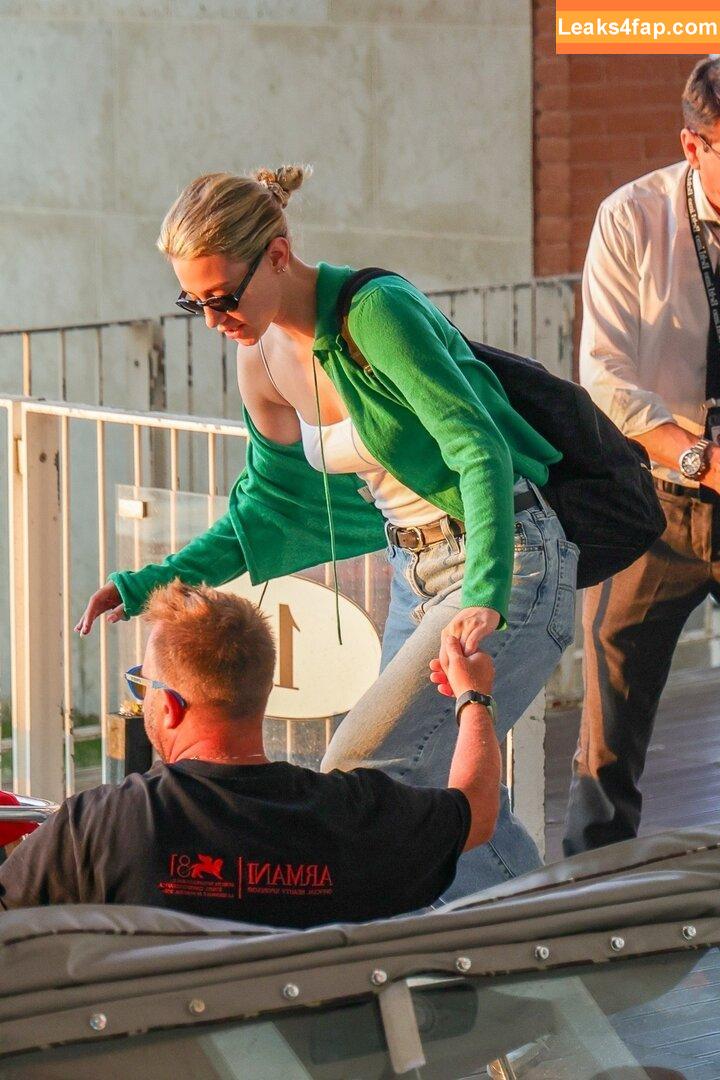 Lili Reinhart / Unpublished Photos / lilireinhart слитое фото фото #0655
