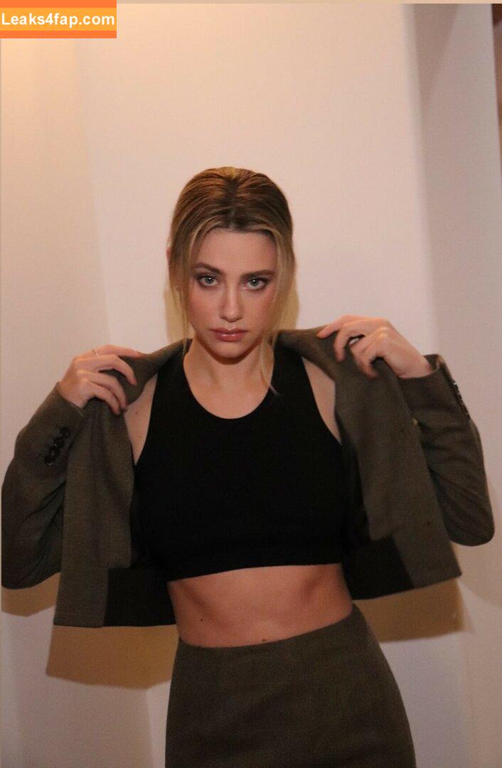 Lili Reinhart / Unpublished Photos / lilireinhart слитое фото фото #0663