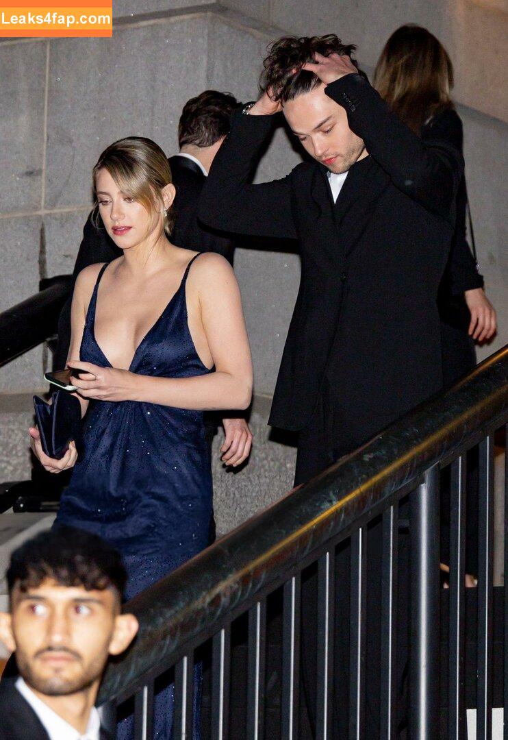 Lili Reinhart / Unpublished Photos / lilireinhart слитое фото фото #0720