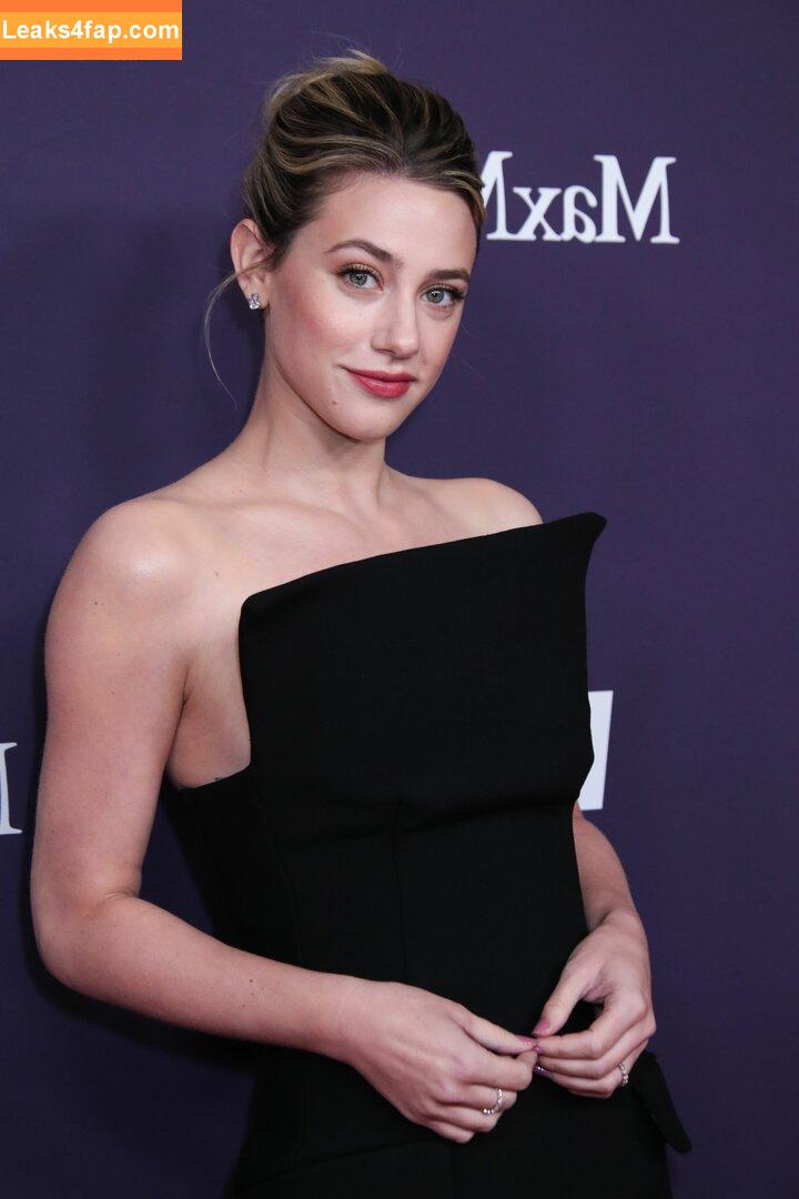 Lili Reinhart / Unpublished Photos / lilireinhart слитое фото фото #0736