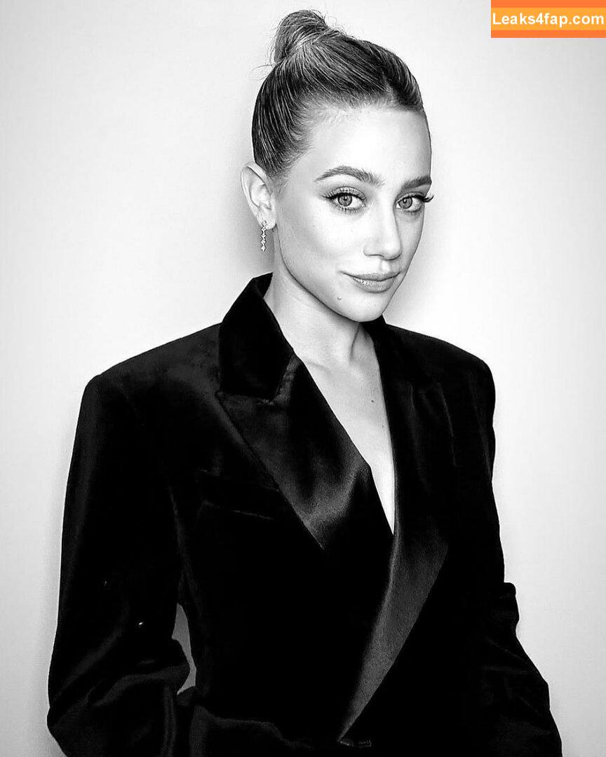 Lili Reinhart / Unpublished Photos / lilireinhart слитое фото фото #0791