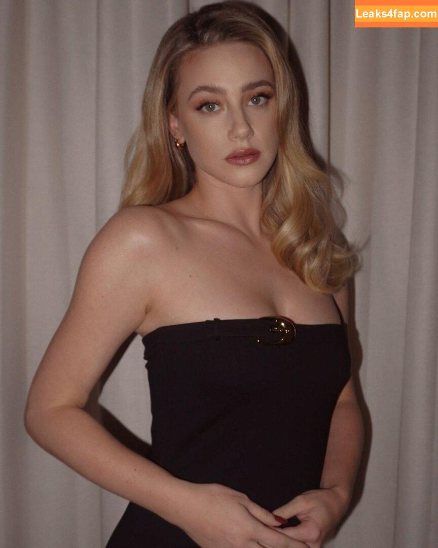 Lili Reinhart / Unpublished Photos / lilireinhart слитое фото фото #0797