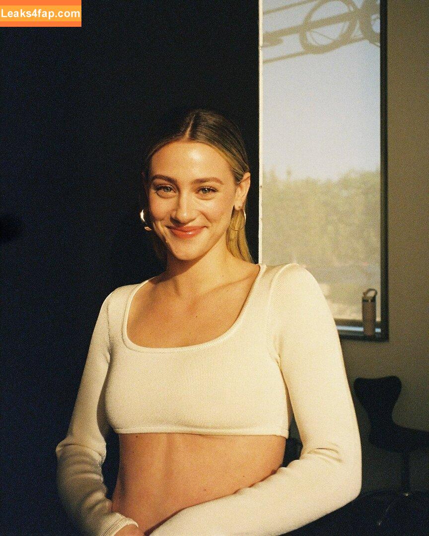 Lili Reinhart / Unpublished Photos / lilireinhart leaked photo photo #0878