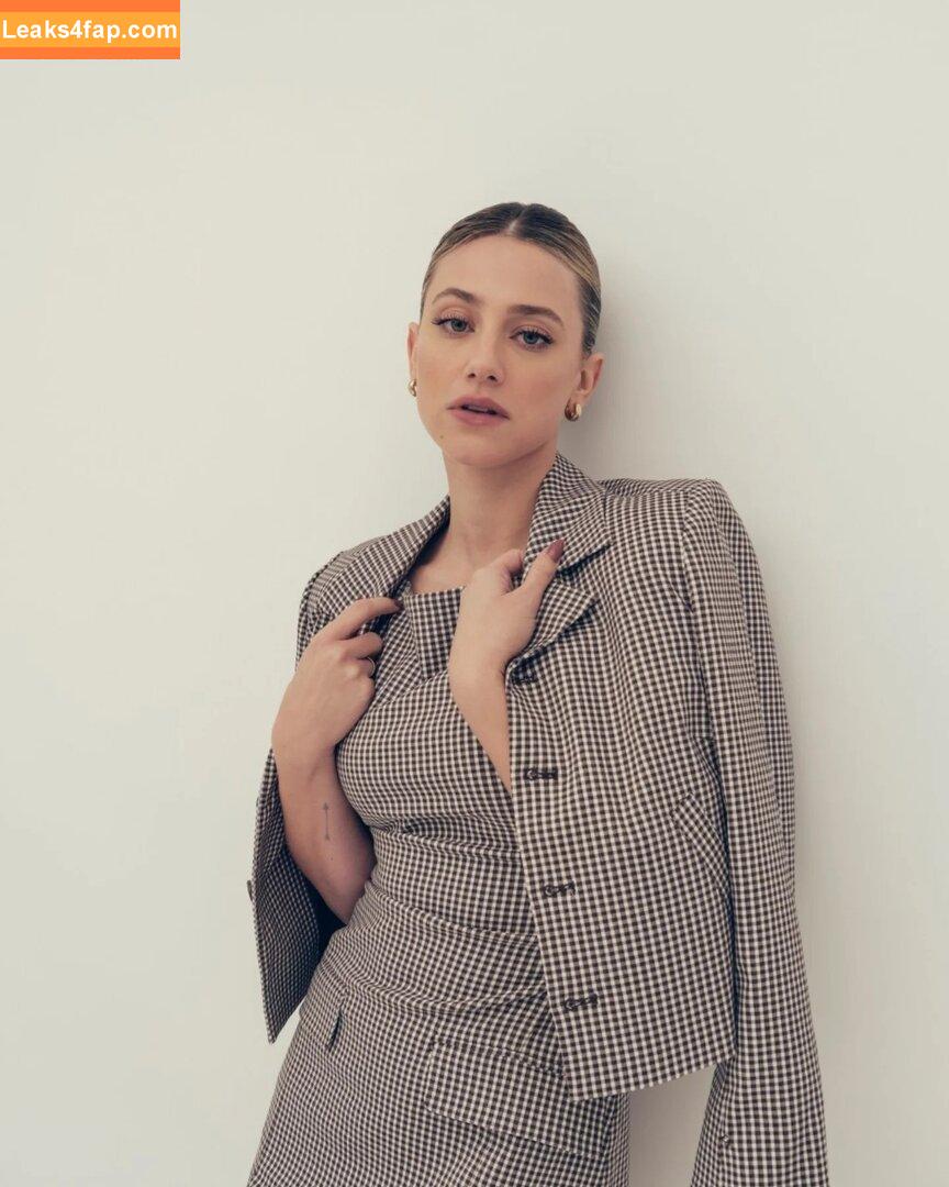 Lili Reinhart / Unpublished Photos / lilireinhart слитое фото фото #0921