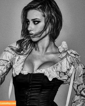 Lili Reinhart фото #0066