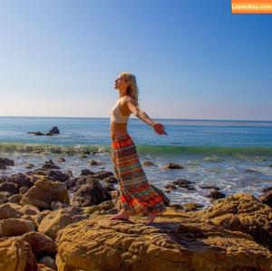 Lili Reinhart фото #0075