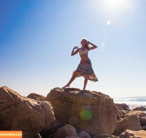 Lili Reinhart фото #0077