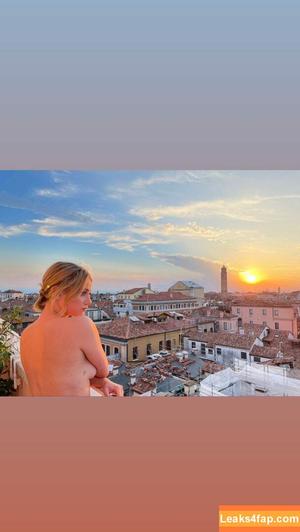 Lili Reinhart photo #0123