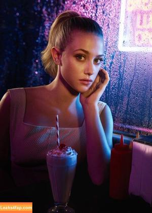 Lili Reinhart photo #0130