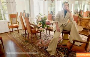 Lili Reinhart photo #0147