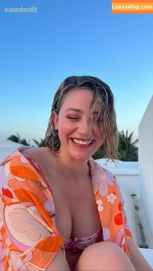 Lili Reinhart photo #0162