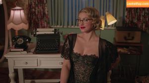 Lili Reinhart photo #0175