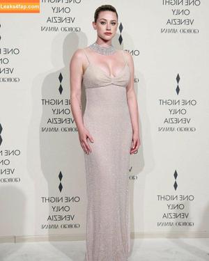 Lili Reinhart photo #0180