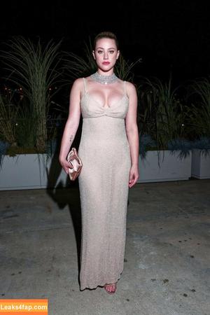 Lili Reinhart photo #0193