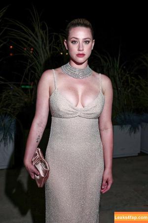 Lili Reinhart photo #0195