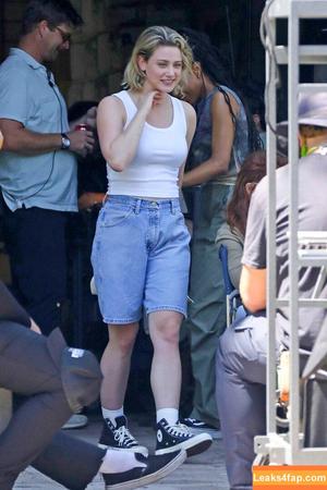 Lili Reinhart photo #0205