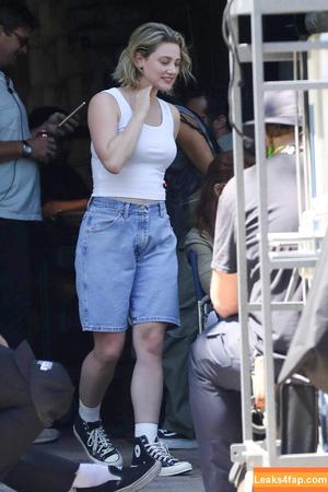 Lili Reinhart photo #0209