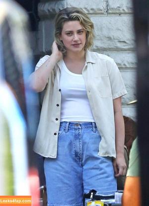 Lili Reinhart photo #0211