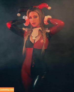 Lili Reinhart photo #0239