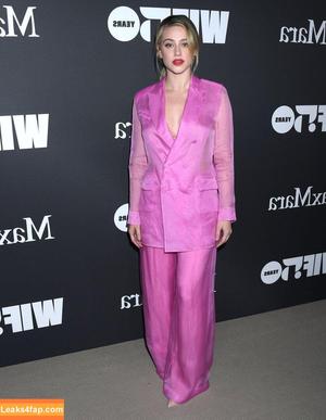 Lili Reinhart photo #0243