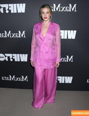 Lili Reinhart photo #0245