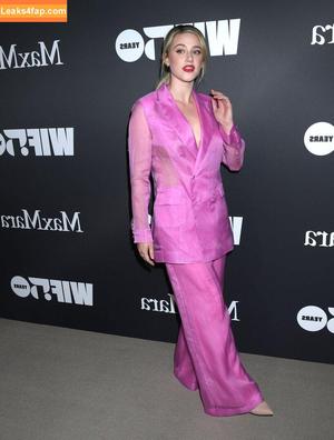 Lili Reinhart photo #0252