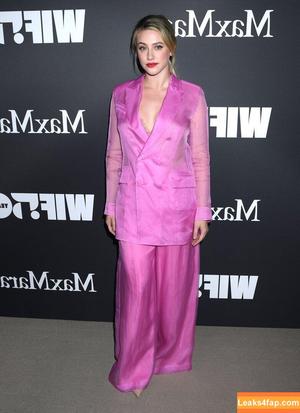 Lili Reinhart photo #0254